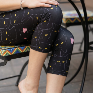 Black Cat Capris